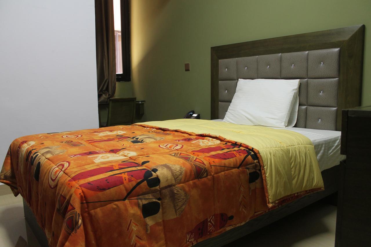 Wakola Hotel Cheikh Anta Dakar Bagian luar foto