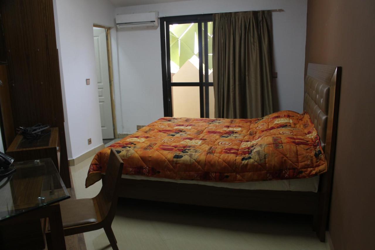 Wakola Hotel Cheikh Anta Dakar Bagian luar foto